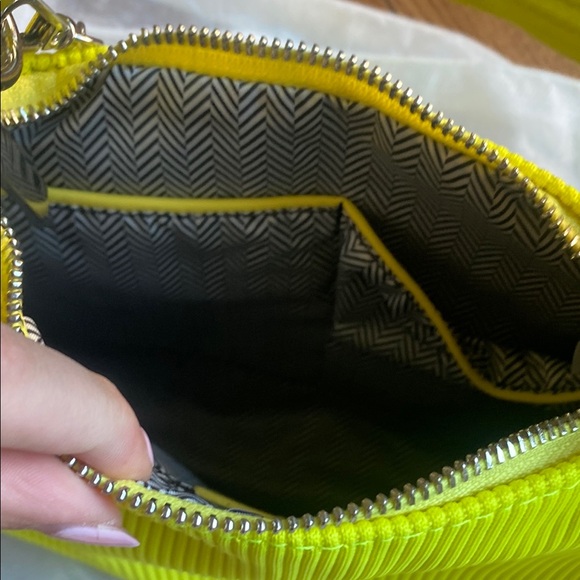 Vibrant Yellow Shoulder Bag with Textured Finish and Chain Detail - Picture 6 of 9